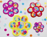 Bunte Blumen aus Papier und Seidenpapier, perfekt zum Fensterdeko basteln mit Kindern.